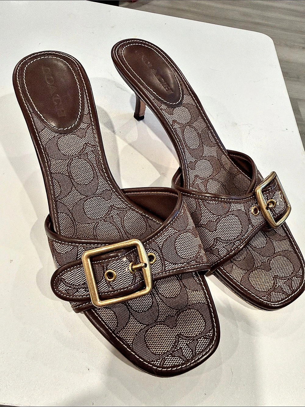 Coach Women’s Margot Sandal in Oak/Maple Size 11B USED